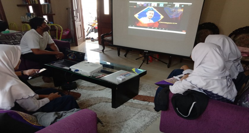 Organisasi Siswa Intra Madrasah Tsanawiyah Terpadu Ar-Roihan Ikuti Forum OSIS Collaboration Festival se-Indonesia