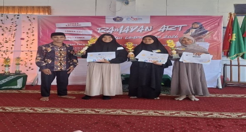Siswi MTs Terpadu Ar Roihan Lawang Raih Juara 1  Lomba Kaligrafi Ramadan Art and Dakwah Competition 2026