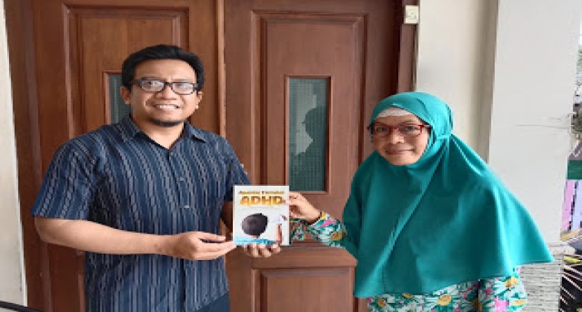 Wali Murid Master Ar-Roihan Terbitkan Buku Inspiratif Anak Spesial