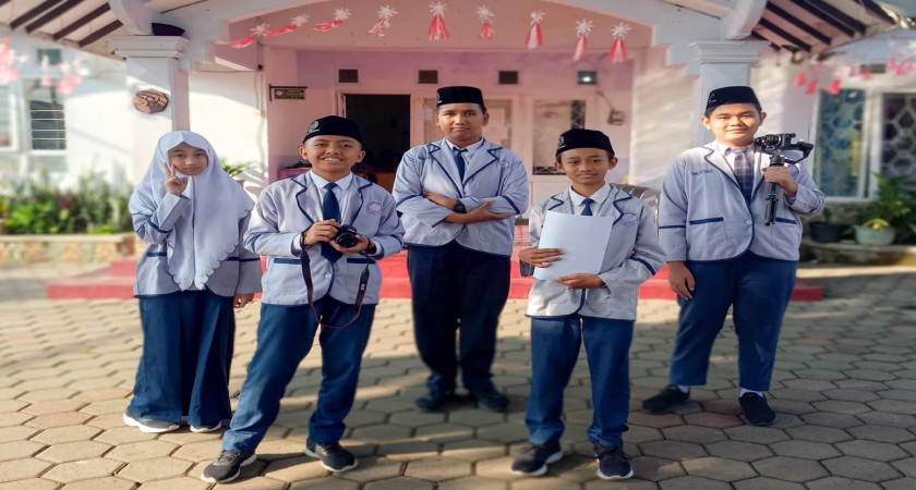 TIM SINEMATOGRAFI MTS TERPADU AR ROIHAN RAIH JUARA 3 LOMBA VIDEO PENDEK TINGKAT NASIONAL
