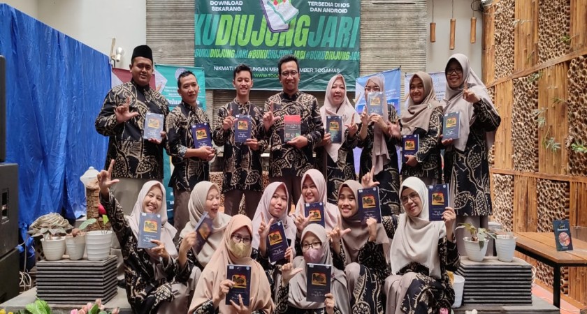 MTS AR-ROIHAN LAWANG LUNCURKAN 4 BUKU DI TOGA MAS MALANG DI HARI SUMPAH PEMUDA