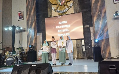 DUA  PESERTA DIDIK  MTS TERPADU AR ROIHAN LAWANG RAIH JUARA  DALAM  JOURNALIST AND DESAIGN COMPETITION (JURASSIC)  2024