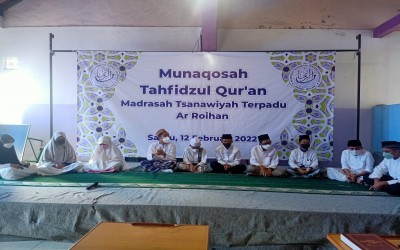 MTS TERPADU AR-ROIHAN LAWANG SELENGGARAKAN MUNAQOSAH TAHFIDZUL QURAN
