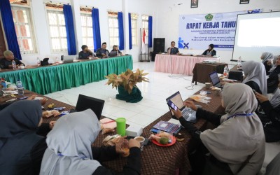Rapat Kerja Tahunan MTs Terpadu Ar Roihan:  Menyusun Langkah Strategis Sambut Tahun Ajaran Baru