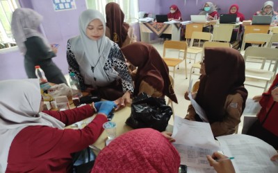 Screening Kesehatan MTs Terpadu Ar Roihan Bersama UPT Puskesmas Lawang: Deteksi Dini Kesehatan Siswa