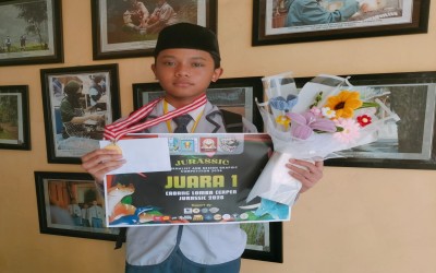 Siswa MTs Terpadu Ar Roihan Lawang Raih Juara 1 Menulis Cerpen di Jurassic 2026