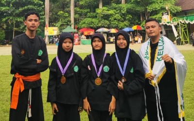 SISWI MTS TERPADU AR ROIHAN KEMBALI TOREHKAN PRESTASI  DALAM KEJUARAAN PENCAK SILAT TINGKAT MALANG RAYA