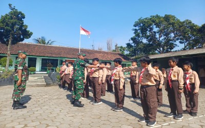 MTs Terpadu Ar Roihan Gelar LDKS di Koramil Lawang, Bentuk Karakter dan Disiplin Siswa