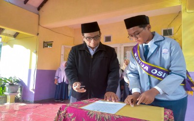 Pengurus OSIM MTs Terpadu Ar Roihan Periode 2026/2027 Resmi Dilantik,  Siap Jadi Teladan dan Penggerak Madrasah
