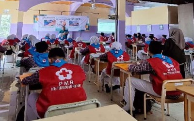 Tingkatkan Kompetensi Anggota PMR:   MTs Terpadu Ar Roihan Lawang Kolaborasi dengan RS Soepraon