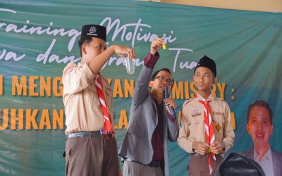 Training Motivasi di MTs Terpadu Ar Roihan Lawang:  Mengasah Potensi, Menguatkan Chemistry Siswa dan Orang Tua dalam Menumbuhkan Akhlakul Karimah