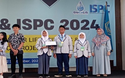 PRESTASI MEMBANGGAKAN TIM KARYA TULIS ILMIAH MTS TERPADU AR ROIHAN  RAIH GOLD DAN SILVER MEDAL DALAM AJANG INTERNASIONAL